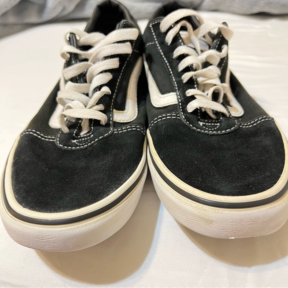 Vans men’s tennis shoes black/white size 8.5 - Picture 3 of 12